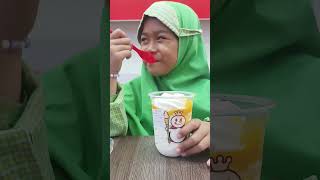 Seneng nya gemoy KL dbeliin ice cream