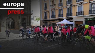 Una marcha en tandem recorre el Camino de Santiago para reclamar un plan de prevención del suicid