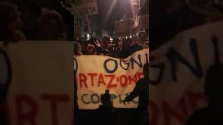 corteo migranti