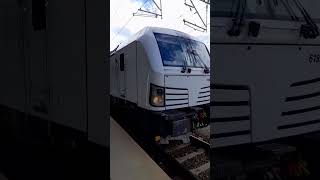 Siemens Vectron 6193.685 departing from Pilsen Hl.n. to Prague