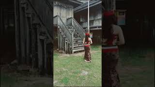 siapa yang suka pakai baju adat dayak#shorts #baju dayak#short #viral