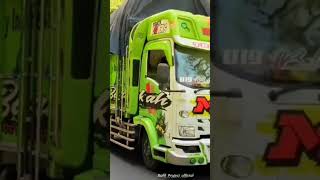 Viral story wa truck oleng