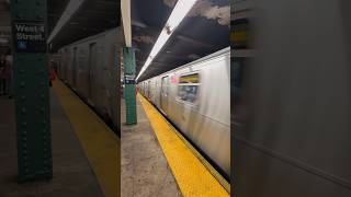 New York City Subway F Train Arriving at West 4 St #shorts #newyork #newyorkcity