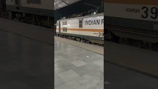 WAP 7  WAITING FOR A SIGNAL AT CNB #train #rail #ytshorts #indian RAILWAY #WAP#ENGINE#SIGNAL#SHORTS