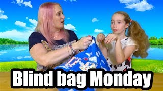 Blind Bag Monday - Episode 243