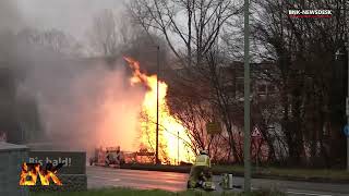 Explosionen in Duisburg: Gasleitung brennt lichterloh | 20.12.2022