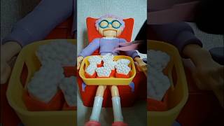 Thief At Granny's House Steals Popcorn Toys 🍿 #shorts #asmr #grannygreedy #trending #fun #funtoys