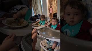 Lucas e Pedro comendo #familia