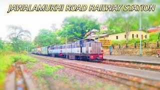 04700 TRAIN AT JAWALAMUKHI ROAD RAILWAY STATION / KANGRA VALLEY RAILWAYS