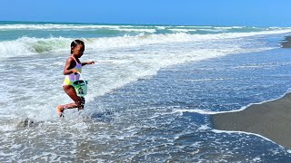 La diva si scatena sulla spiaggia del Presidente