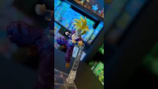 Super Saiyan Son Gohan The Warrior Who Surpassed Goku - Dragon Ball Z - SH Figuarts - Bandai