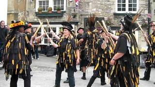 Wreckers Morris Dance outside the Rose and Crown