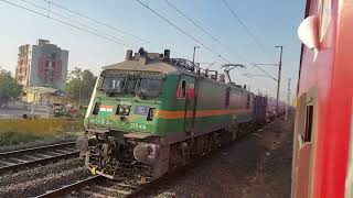 Parallel Race Between 12960 Bhavnagar Terminus-Kochuveli Express And WAG-9 With Freight Train