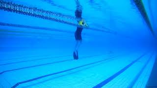 Фридайвинг. тренировка в бассейне моноласта 2.05.2023 Freediving monofin pool training