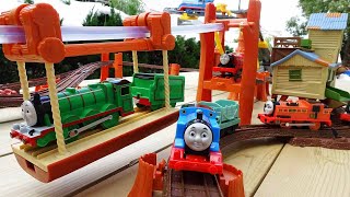 Thomas Plarail & Track Master☆Adventure Wooden Lift Spiral Course