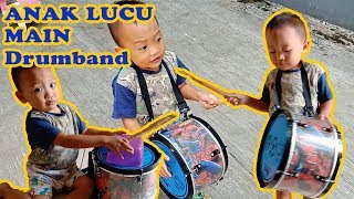 Anak lucu main drumband