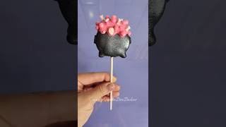 Cauldron cake pop using a cookie cutter🧙‍♀️ #candystutorials #spookyvibes #halloweenfood