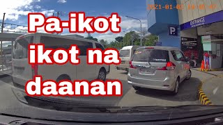 Ang daang paikot sa parking ng SM Fairview