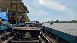 Keindahan pulau bakut di sungai barito