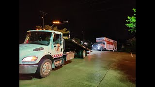 Stuck Uhaul Blocking Business Parking Lot!!