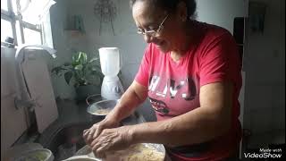 parmegiana de frango esse foi o almoço de domingo.suco juntei 🍅🍊🍎e beterraba🥤😀