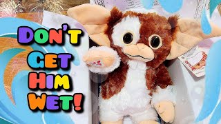 REVIEWING THE GIZMO PLUSH FROM BUILD A BEAR! And Ummm....