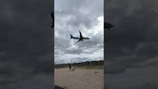 Close up 737 landing at #manchesterairport #aviation #cool