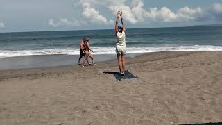 Ocean Yoga #morningwaves #yogaflow #yoga #yogapractice #yogalife #ocean #bali #indonesia #nature