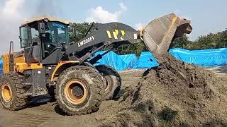 Wheel Loader LW500FV | He is busy now because Separate the waste soils | Caterpillar Boy