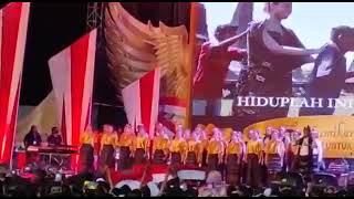 lagu indonesia raya berkumandang saat kunjungan presiden jokowi ke ende NTT