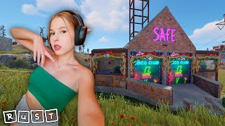 Построила свою СЕЙФ ЗОНУ на классике в RUST! Атмосферное выживание среди кланов в раст!