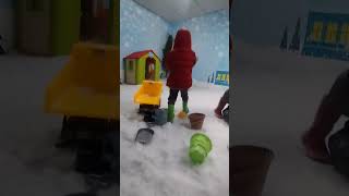 Main salju guys ☃️ #snow #shortvideo #youtubeshorts #viral #like #snowman #salju #happy #view  #game