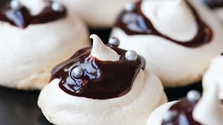 Easy Meringues | Chocolate Meringue kisses