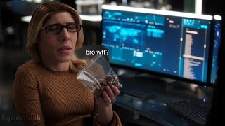 Pregnant Felicity Smoak out of context