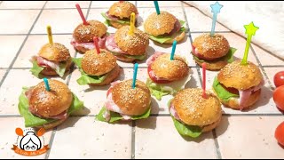 A SPECIAL AND SIMPLE BUFFET: MINI BURGERS