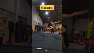 #tricking #youtubeshorts #پارکور #capoeira #مشهد #love #kick #gaming #lifestyle #amazing #shorts