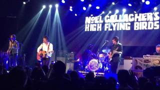 Noel Gallagher's High Flying Birds - If I Had A Gun Live (Madrid 08-04-2016)