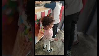 Baby Ice cream waly se Ice cream ly ke Bhaag Gai 😱🤪😂 #funny #turkishicecream #youtubeshorts #viral