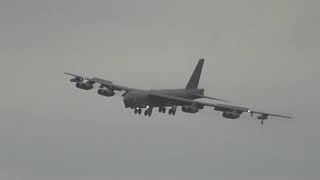 B-52 curved approach into RAF Fairford