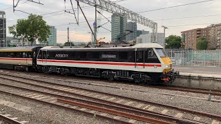 LSL Intercity class 90, 90002 departs Euston with a charter service - 02/09/22