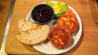 Gebackener Camembert klassische Art mit Preiselbeeren - schnell & lecker & preiswert -