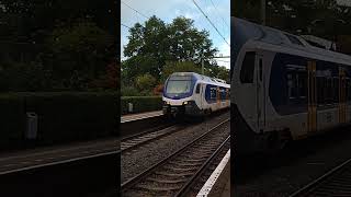 Treinen op station Wolfheze. Flirt komt aan op het station.