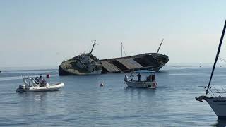 Η στιγμή της πόντισης του πλοίου Ελπίδα