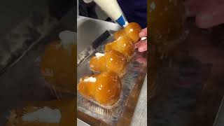 Le baba au rhum de la Maison Stohrer , la plus ancienne pâtisserie de Paris