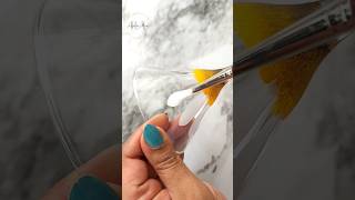 ✨️💫INCREDIBLE Daisy Flower Painting On glass cute glass painting idea 💡 #shorts #RenjithaAnoop