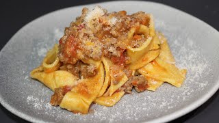 Tagliatelle Bolognese, nga Kuzhina e Djalit.