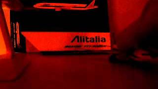 unboxing alitalia 777-200ER