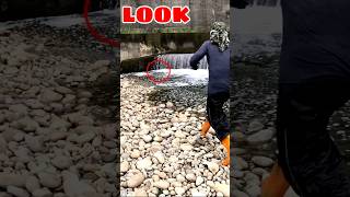 Namataan Namin Ang Malalaking Isda Sa Lagusan Ng Water Falls