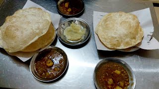 Food Hunting with Taya Jan, Halwa puri & naan Chaney