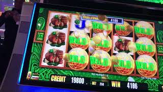 Slot Machine Big Hits/Bonus Play Action